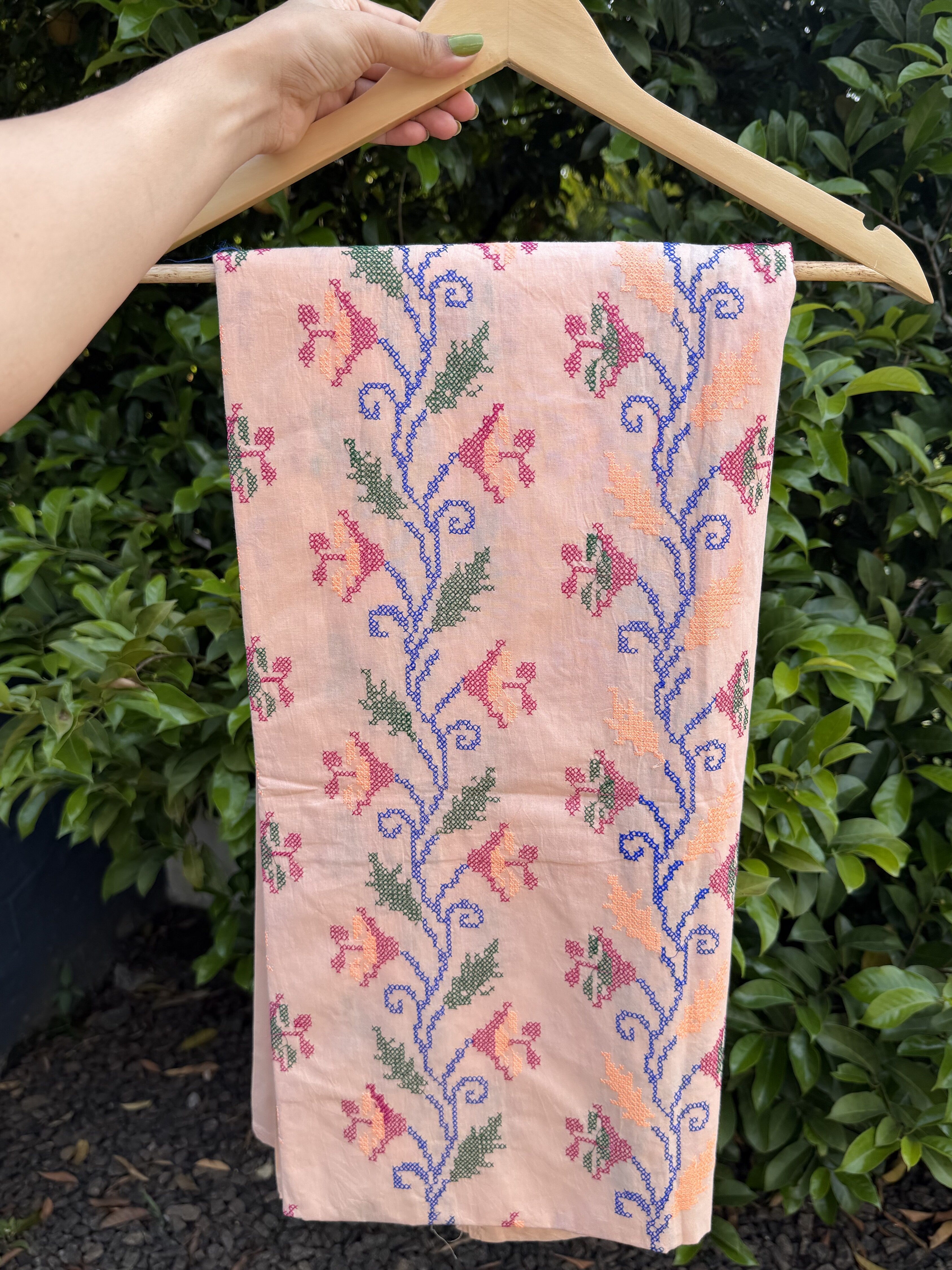 Peach Vine Cross-Stitch Queen Size Bedsheet - Pure Cotton (90 x 100 inches)