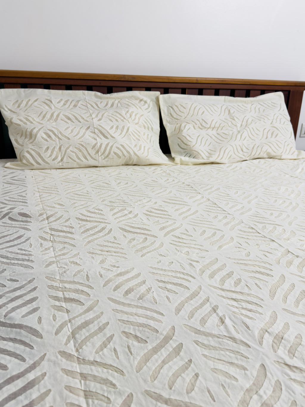 Off-White Appliqué Queen Size Bedsheet - Pure Cotton - 90 x 108 inches
