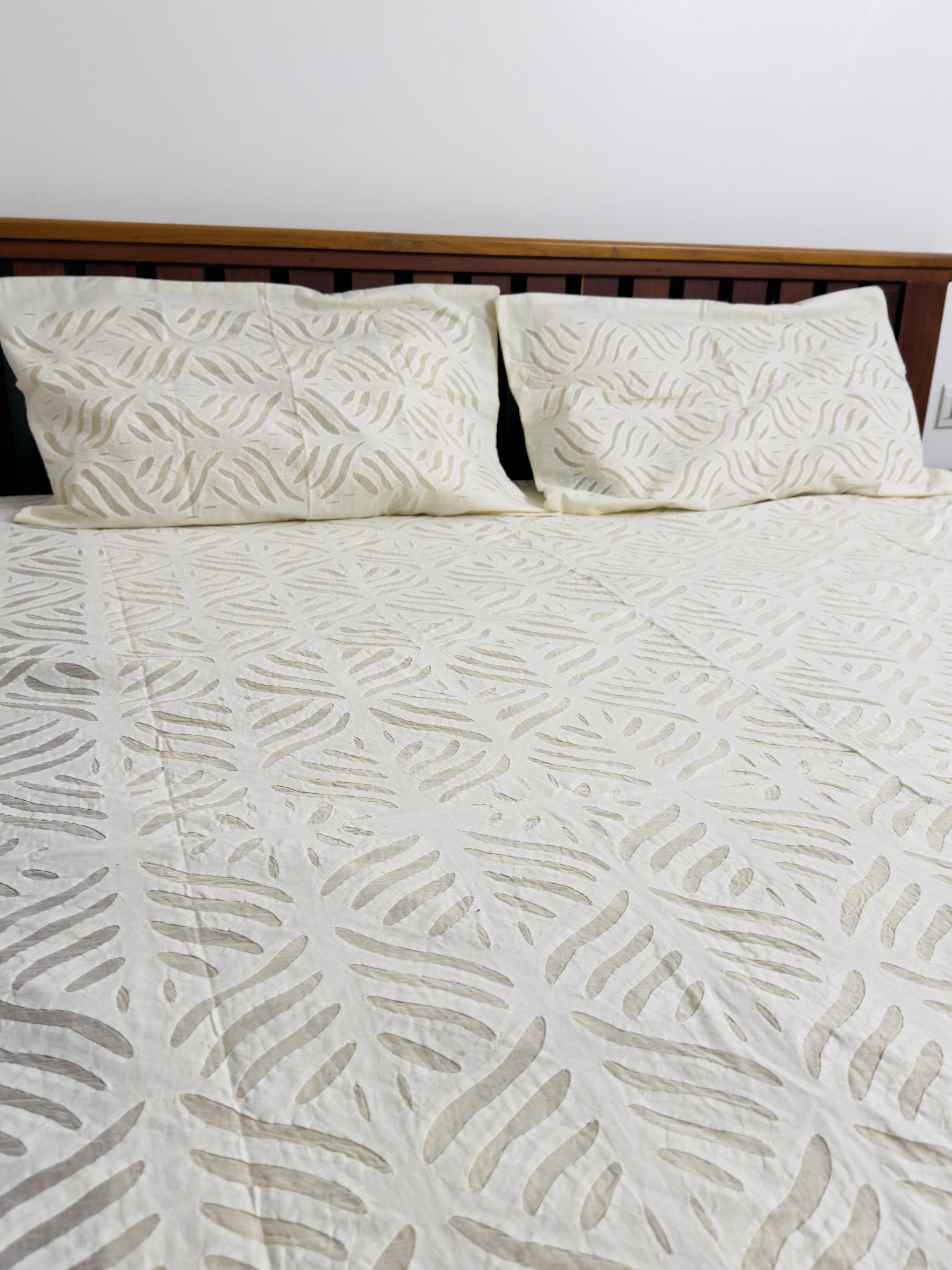 Off-White Appliqué Queen Size Bedsheet - Pure Cotton - 90 x 108 inches