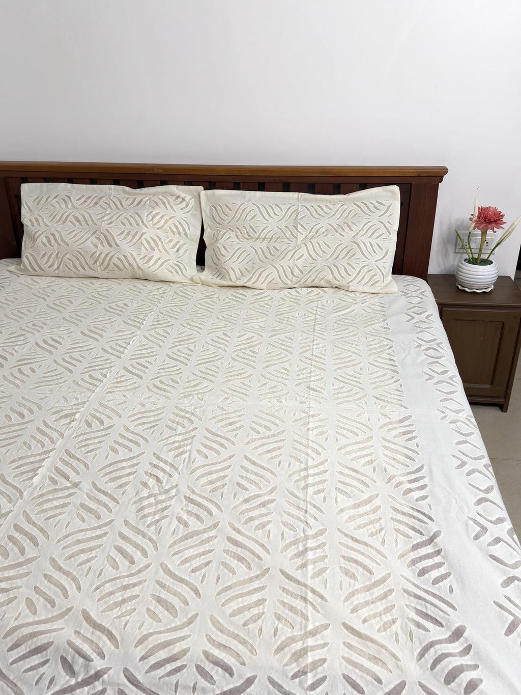 Off-White Appliqué Queen Size Bedsheet - Pure Cotton - 90 x 108 inches