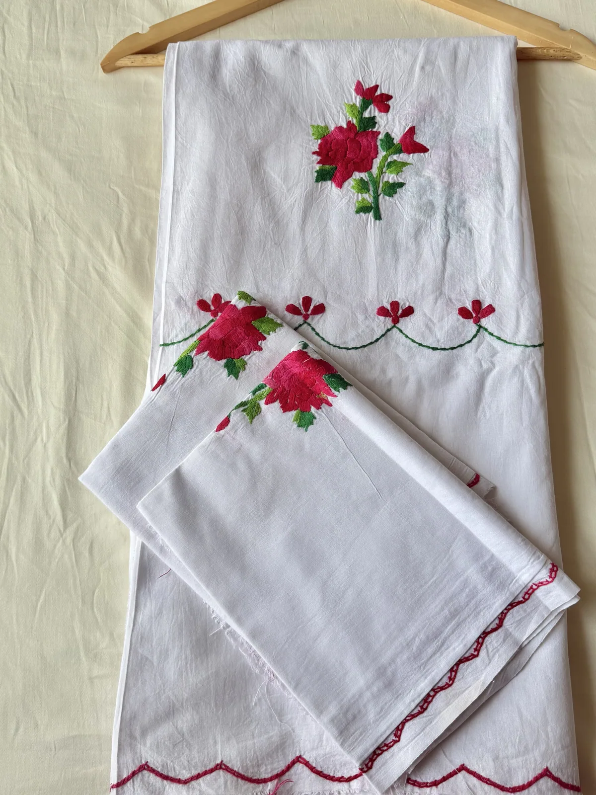View 2 of white floral bedsheet