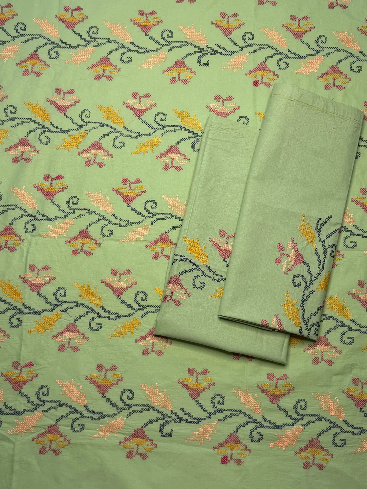 View 6 of green floral bedsheet