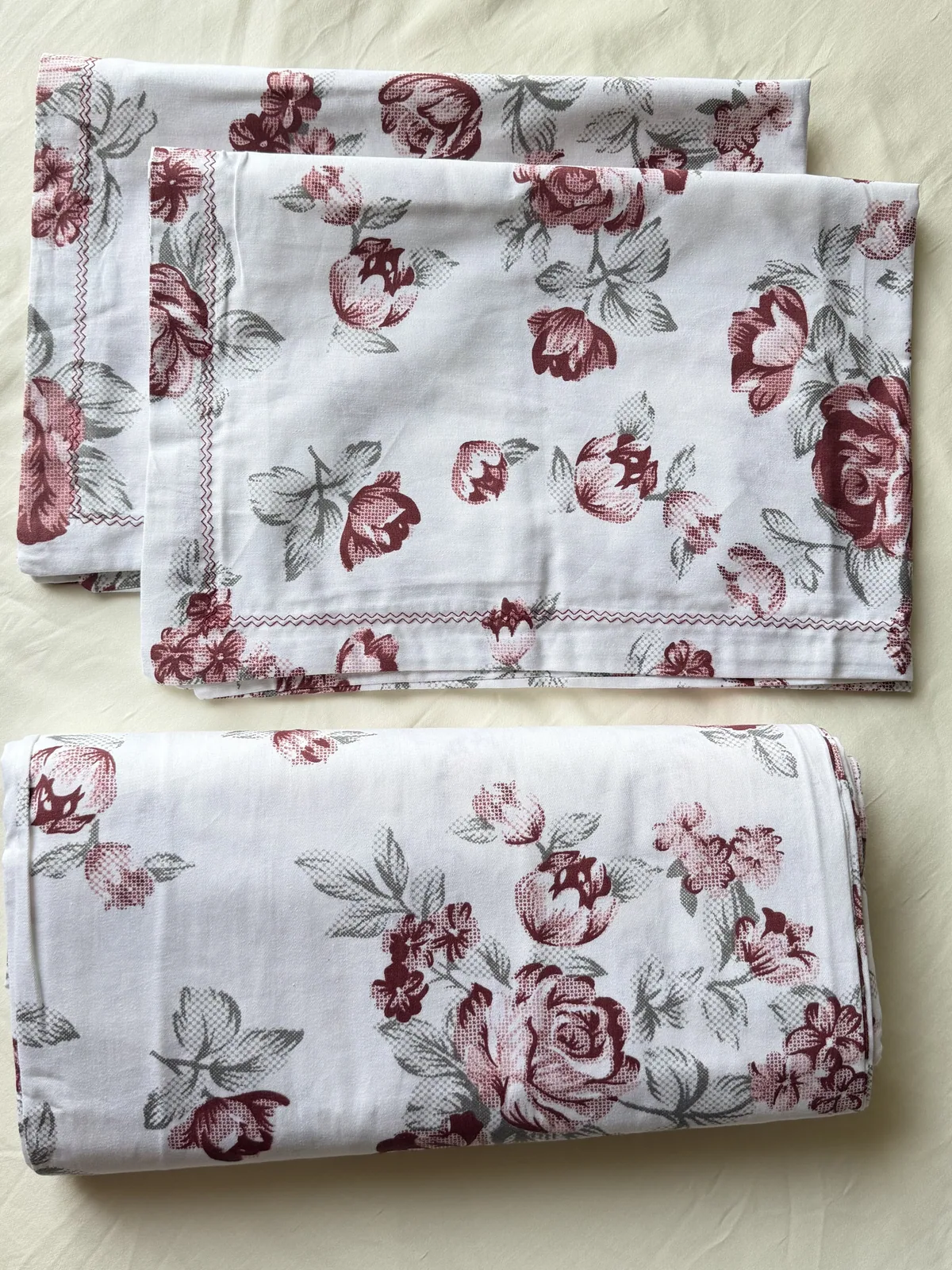View 2 of white floral bedsheet