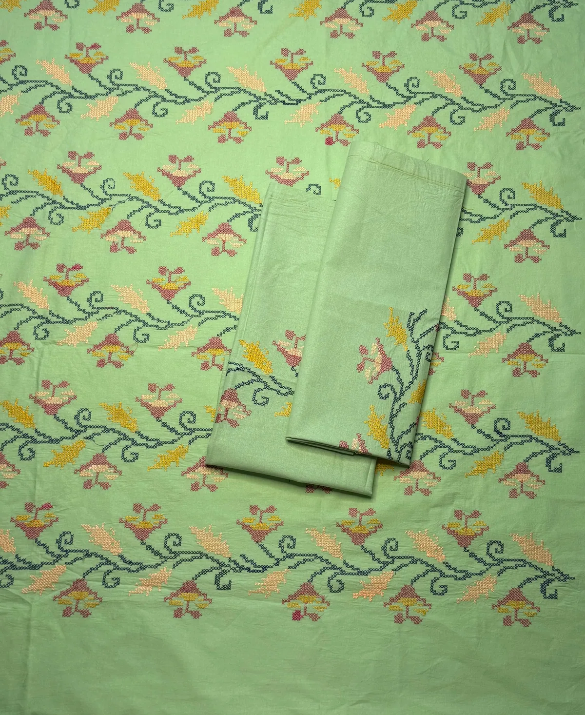 View 3 of green floral bedsheet