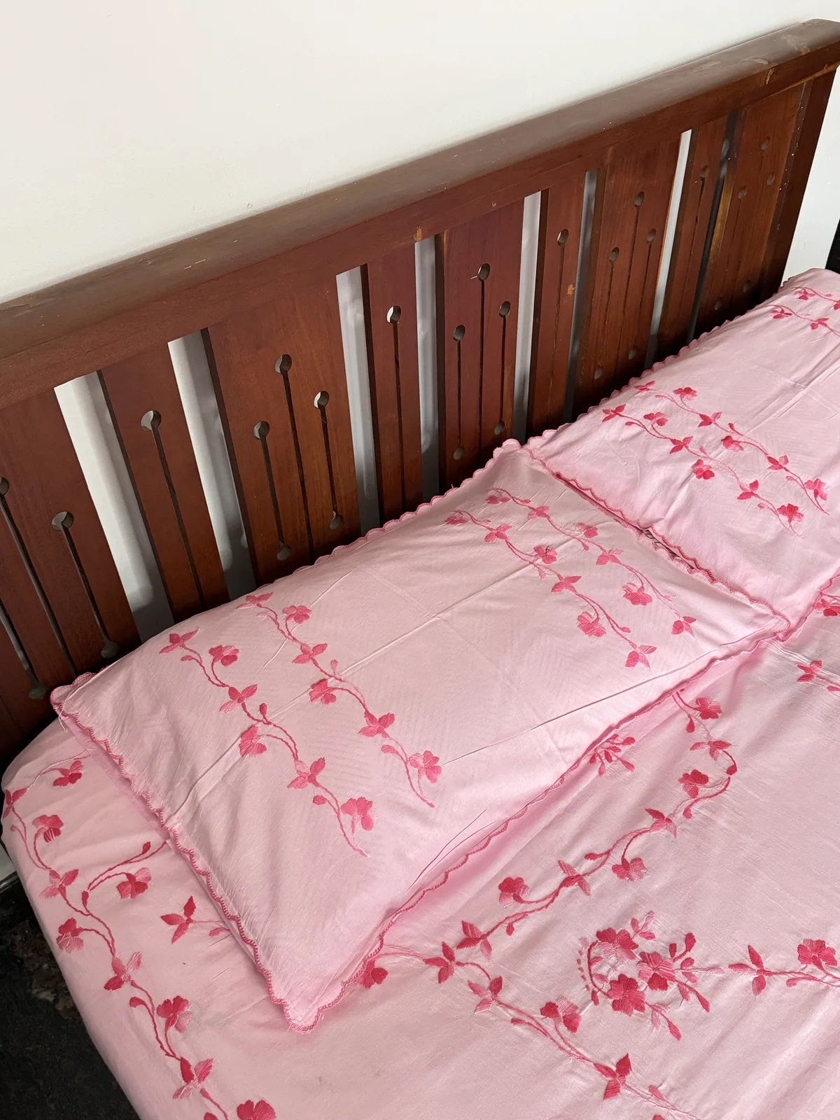 View 3 of pink floral bedsheet