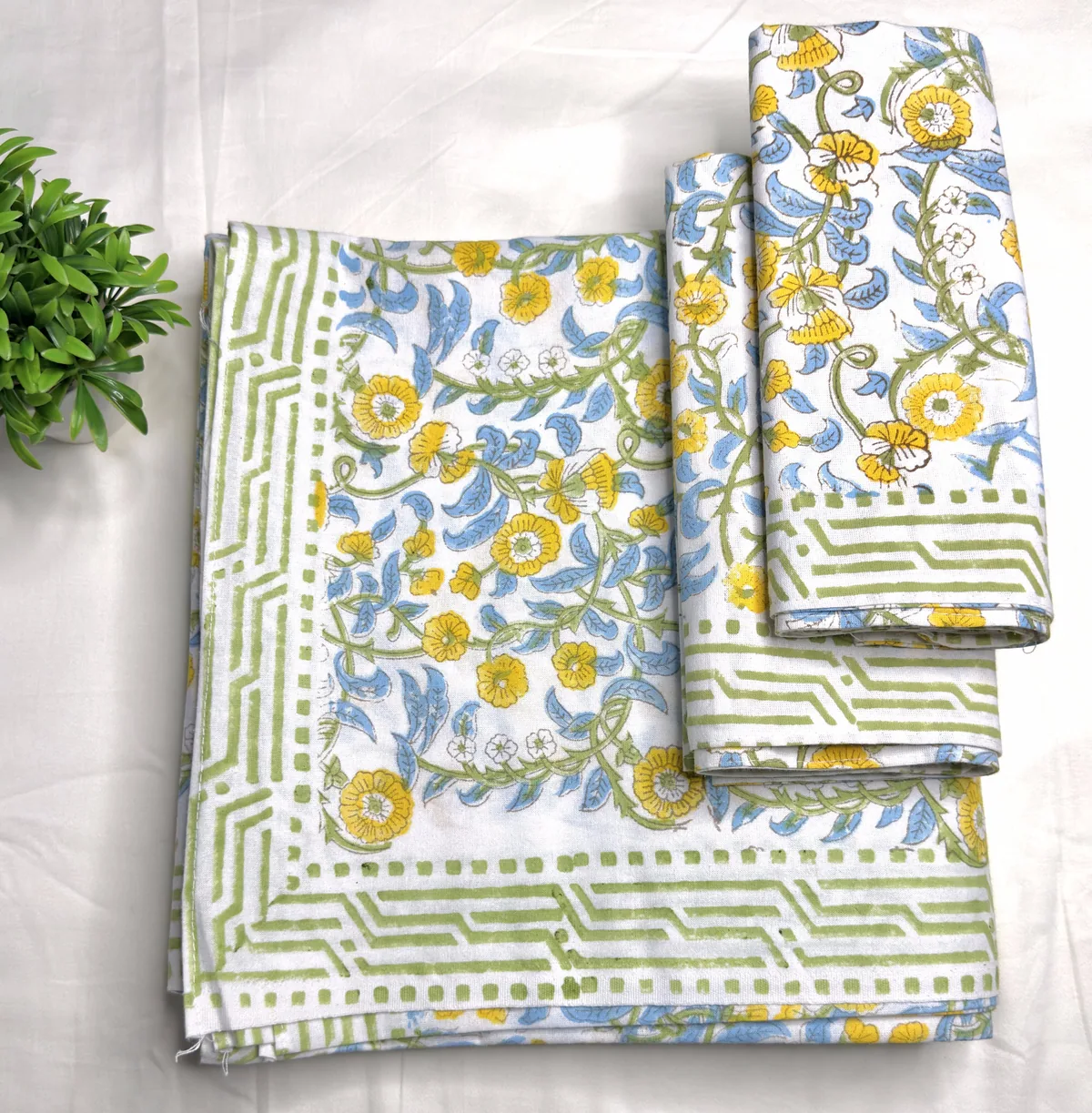 View 3 of white sunflower bedsheet